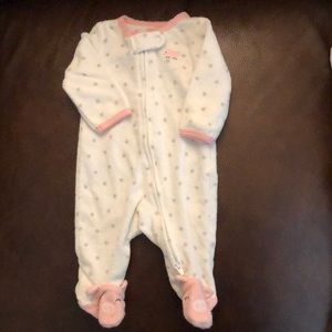 Carter’s Newborn zip up pajama. Cute pig embroidery and little pigs on the feet